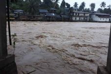 Curah Hujan Tinggi,...