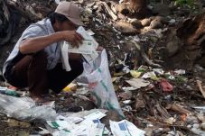 Ratusan Amplop KIS Ditemukan...
