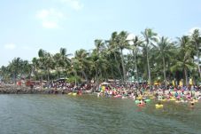 Ada Ubur-ubur, Ancol...