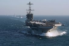 Kapal Induk AS USS Truman...