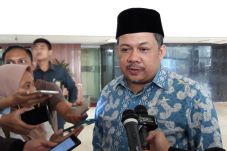 Fahri Hamzah Anggap...