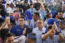 PAN Pilih Santun dan...