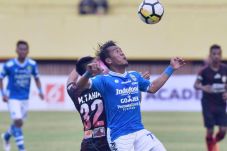 Imbangi Persipura, Persib...