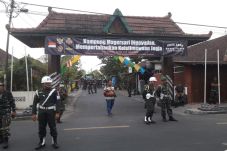 Ratusan Anggota TNI...