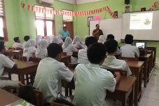 Alfamart Beri Pelatihan...