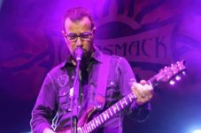 Sang Gitaris Berduka,...