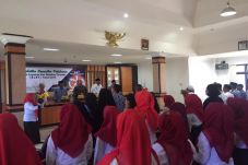 Tekan Angka Kemiskinan,...