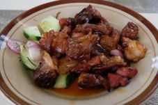 Nikmati Sate Kambing...