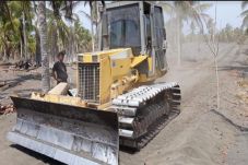Warga Kulonprogo Protes...