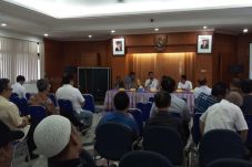 Warga Pluit Minta Gubernur...