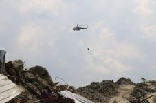 Heli MI-8 Semprotkan...