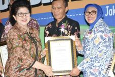 Kabupaten Sleman Raih...