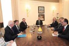 Pompeo dan Erdogan Bahas...