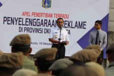 Tindak Reklame Penunggak...