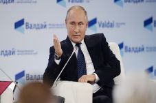 Putin: Jika Dibom Nuklir,...