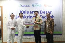 Jamkrindo Syariah Salurkan...