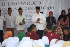 Dikunjungi Jokowi, KH...