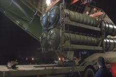 Rusia Kirim Versi S-300...
