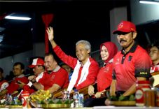 Ganjar Ajak Pemimpin...