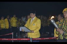 Kenang Jasa Pahlawan,...