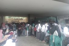 Sulit Bikin E-KTP, Ribuan...