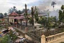 Mapolsek Bendahara Dibakar...