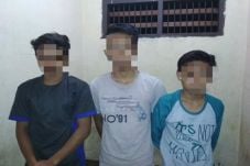 Empat Remaja Tanggung...