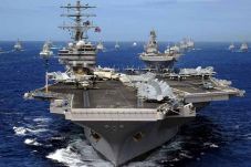Kapal Perang Amerika...