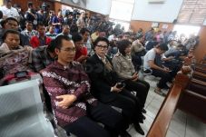 Kasus Bupati Cirebon,...