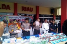 Polda Riau Amankan Sabu...