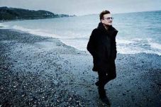 Sang Suara Ikonik Bono...