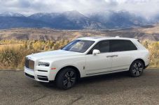 Rolls-Royce Pasang Mesin...