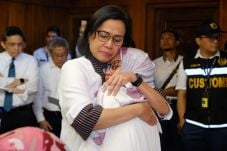 Air Mata Sri Mulyani...