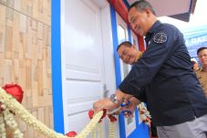 PT AP II Bedah Rumah...