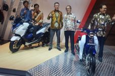 Anda Minat Motor Matik...