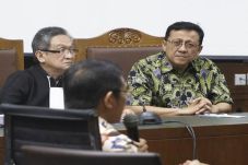 Mendengar Paparan Ahli,...