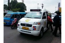 Angkot Modern Beroperasi,...