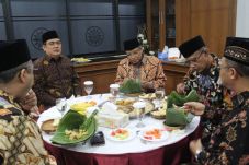 Usai Santap Nasi Kebuli,...