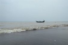 Ratusan Nelayan Sisir...