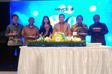 Rayakan HUT MNC Group...