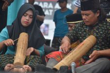 Nungneng, Alat Musik...