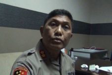 Polisi Tahan Tiga Pria...