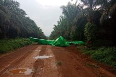 Tabur Pupuk, Pesawat...