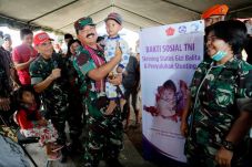 Darma Wanita TNI Gelar...