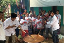 Perindo Konsisten Berikan...