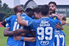 Tersisa Lima Laga, Persib...