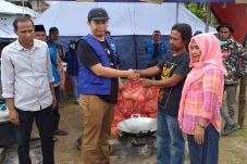 Peduli Korban Gempa,...
