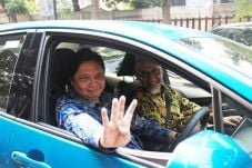 Airlangga: Mobil Listrik...
