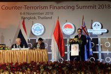Thailand dan Australia...