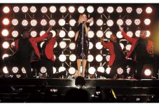 Mariah Carey Tuntaskan...
